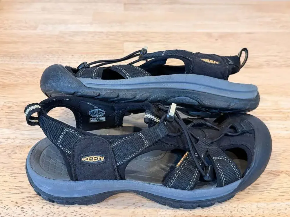 Keen Newport H2 Waterproof Water Shoes/Sandals Black Size Size 10